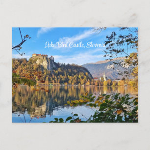 Cartão Postal Castelo de Scenic Lake Bled no outono, Eslovênia
