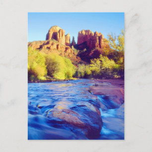 Cartão Postal Cathedral Rock refletida no Oak Creek, Arizona