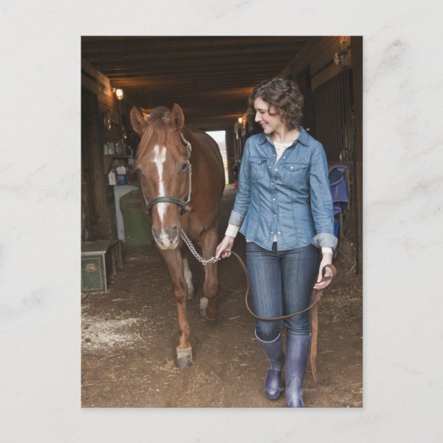 Cartão Postal Cavalo líder de mulher (Frente)