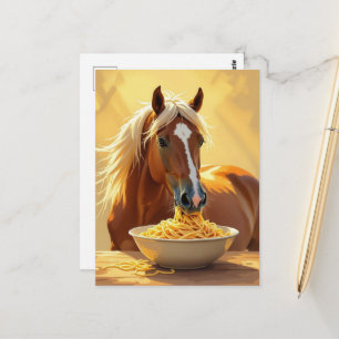 Cartão Postal cavalo palomino fofo comendo espaguete