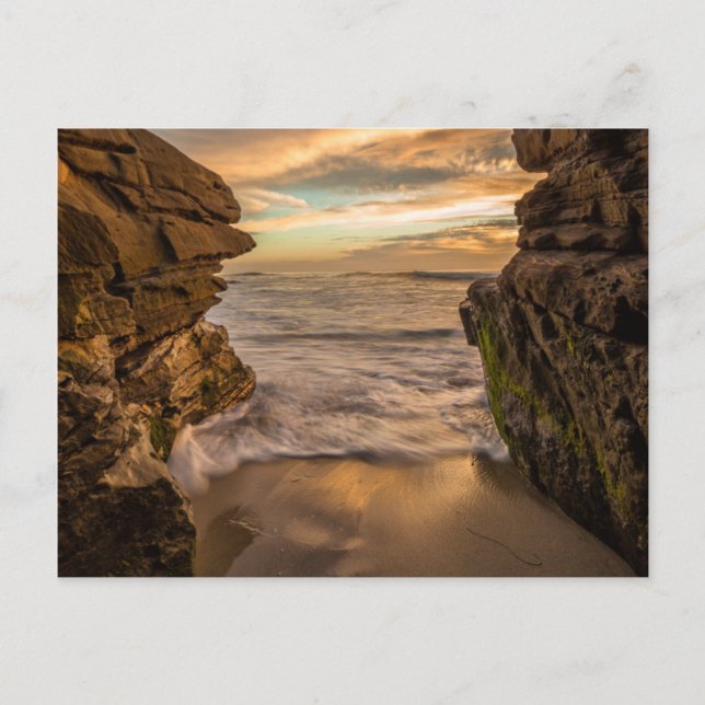 Cartão Postal Caverna marítima na praia de Windansea (Frente)