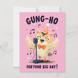 Cartão Postal Celebração de Aniversário do Owl Gung-Ho Design de