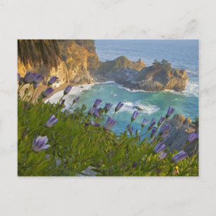 Cartão Postal Cenário de McWay Falls desaba na praia e