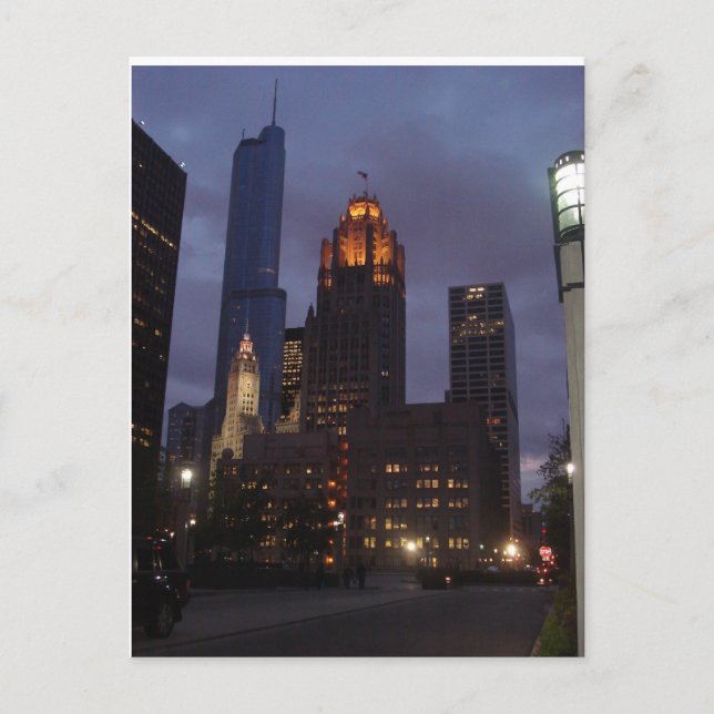 Cartão Postal Centro Chicago, IL à noite (Frente)