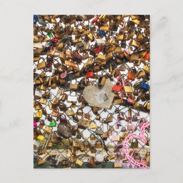 Cartão Postal Cerca com cadeados de fotografia amorosa (Frente)