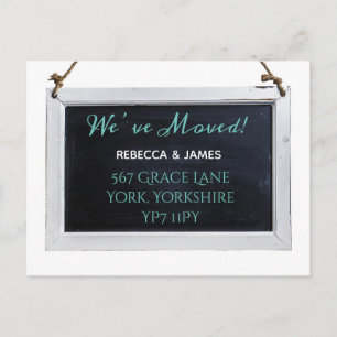 Cartão Postal Chalkboard Teal Nós Mudamos o lançamento