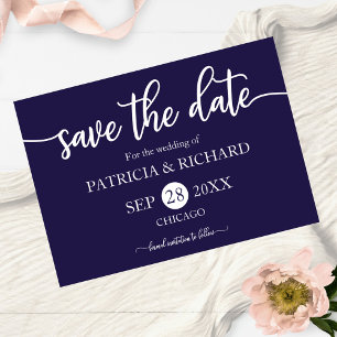 Cartão Postal Chic Script Azul Marinho Casamento Save The Date