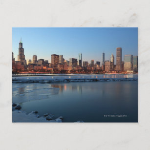 Cartão Postal Chicago, linha do horizonte de Illinois em um lago