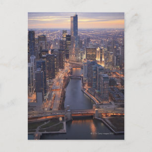 Cartão Postal Chicago River e Trump Tower de cima
