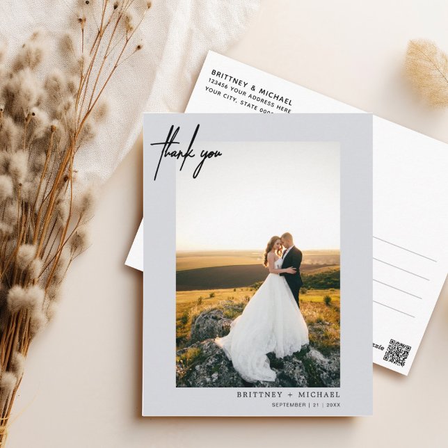 Cartão Postal Cinza De Foto Simples, Com Letra Mão, Obrigado (Elegant hand lettered thank you wedding postcard with a minimalistic design perfect for any couple.)