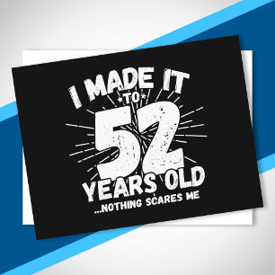 Cartão Postal Citação engraçada de aniversário de 52 anos sarcás