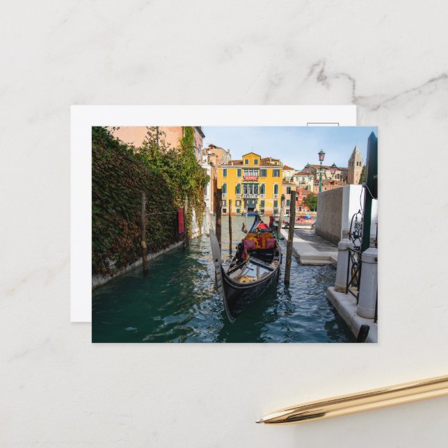 Cartão Postal Classic Gondola Mooring in Venice (Frente/Verso In Situ)