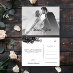 Cartão Postal Clássica Foto do Casamento Negro Gótico Obrigado<br><div class="desc">Apresentando a atração do eterno de nossa Foto Clássica de Casamento Negro Gótico Obrigado Postcard design, onde a elegância encontra o etéreo. Um toque encantador de romance escuro adorava-se com intrincados motivos botânicos, com fundo preto embelezado com peonias luxuosas e rosas delicados que exaltam uma sofisticação temperamental perfeita para seu...</div>