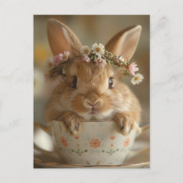 Cartão Postal Coelhinho bonito com coroa floral em um copo