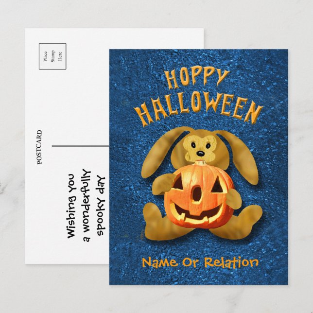 Cartão Postal Coelho de Halloween Alegre com Jack-o-Lantern (Frente/Verso)