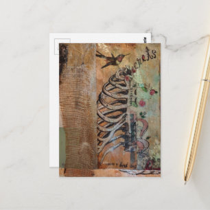 Cartão Postal Colagem de mídia mista Beija-flor e caixa torácica