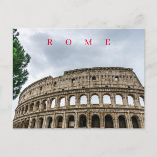 cartão postal com vista parcial do Coliseu de Roma