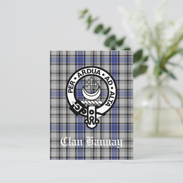Cartão Postal Crachá de Clan Hannay Crest escocês e personalizad (Em pé/Frente)