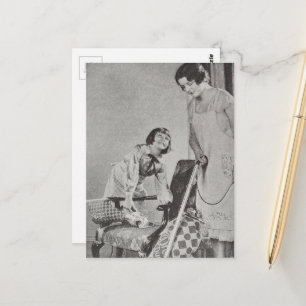 Cartão Postal Criança Antiga e Mãe Aspirando