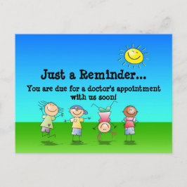 Cartão Postal Crianças Brincando ao Ar Livre em um Dia Ensolarad