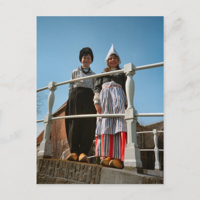 Cartão Postal Crianças no Figurino Nacional Holandês (Frente)