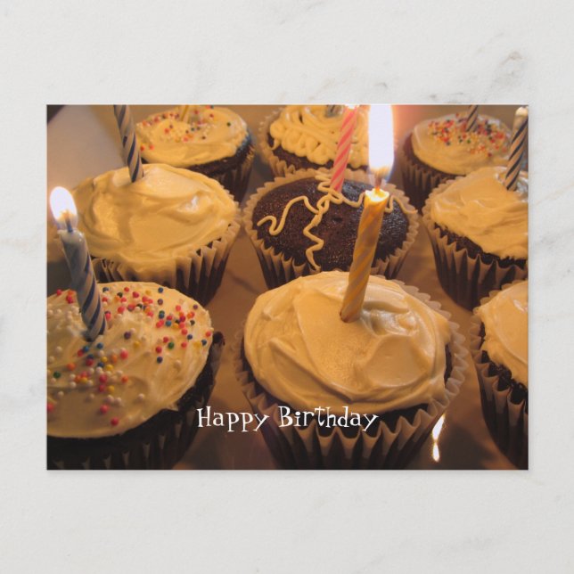 Cartão Postal Cupcake de aniversário com velas (Frente)
