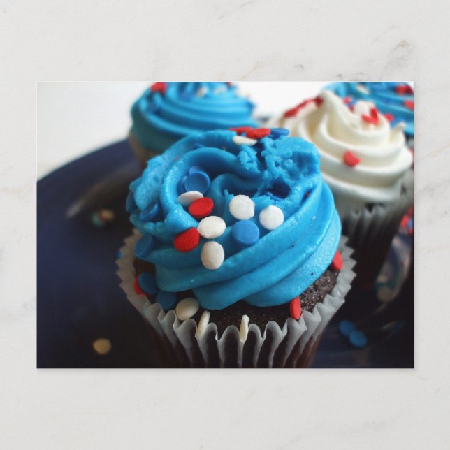 Cartão postal cupcakes vermelho, branco e azul (Frente)