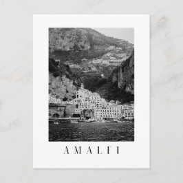 cartão postal da cidade de Amalfi em preto e branc