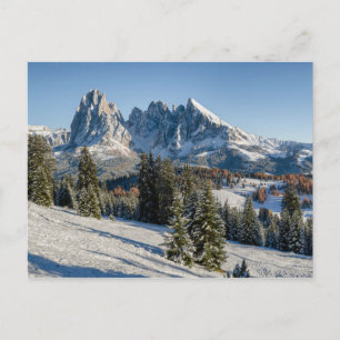 Cartão postal da paisagem de inverno de Alpe di Si