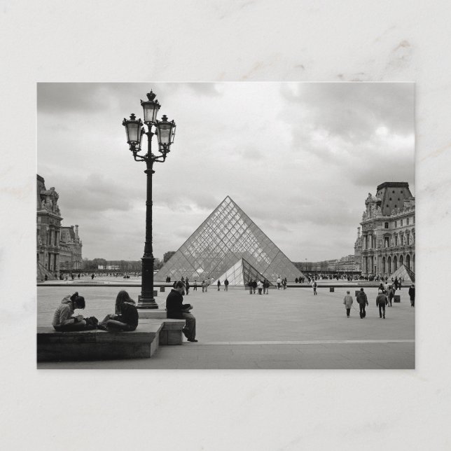 Cartão postal da pirâmide de vidro do Louvre (Frente)