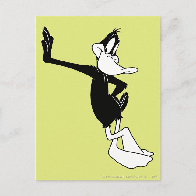 Cartão Postal DAFFY DUCK™ Leaning Against a Wall (Frente)