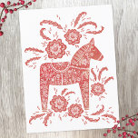 Cartão Postal Dala Horse Red e White Suecos<br><div class="desc">Um tradicional design de Dala Horse sueco. Arte original de Nic Squirrell.</div>