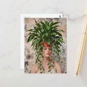 Cartão Postal Dama e uma planta doméstica na cabeça dela