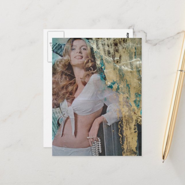 Cartão Postal Dama retrô com colar de pérolas Colagem de mídia m (Frente/Verso In Situ)