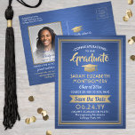 Cartão Postal De Anúncio 1 Foto Bruche Blue Graduation Salvar a Data<br><div class="desc">Compartilhe as notícias alegres da sua próxima festa de formatura, assim como uma imagem favorita com estes elegantes faux metálicos azuis e dourados que salvam os convites para cartões postais de data. Foto e texto são simples de personalizar. (DICA DE IMAGEM: Uma maneira fácil de centralizar uma foto exatamente como...</div>