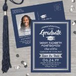 Cartão Postal De Anúncio 1 Marinho de fotos Blue & White Graduation (Gradua<br><div class="desc">Compartilhe as notícias alegres da sua próxima festa de formatura, assim como uma imagem favorita com estes elegantes marinhos azuis, brancos e falsos pratos, salve os convites para cartão-postal. (DICA DE IMAGEM: Uma maneira fácil de centralizar uma foto exatamente como você deseja é recortá-la antes de carregá-la no site do...</div>