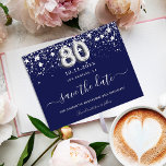 Cartão Postal De Anúncio 80 festa de aniversário estrelas azuis marinho sal<br><div class="desc">Uma tendência Salve a data para uma festa de aniversário 80. Um fundo azul marinho colorido. Decorado com estrelas brancas. O texto: Salvar a Data é gravado com um script de estilo com letra de tendência grande. O número 80 é gravado com uma fonte no estilo do balão.</div>