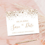 Cartão Postal De Anúncio Aniversário com brilho de ouro branco salvar a dat<br><div class="desc">Uma cinta e moda Salve a placa Date para uma festa de aniversário 40th (ou qualquer idade). Um fundo branco de na moda, decorado com poeira falsa dourada. Personalize e adicione uma data, nome e texto. Letras coloridas com ouro. O texto: Salvar a Data é gravado com um script de...</div>