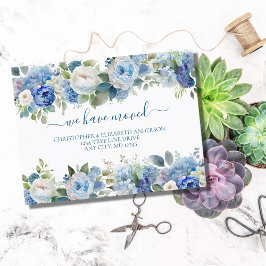 Cartão Postal De Anúncio Azul Branco Floral Flores Script Móvel