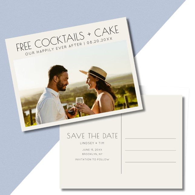Cartão Postal De Anúncio Bolo de Coquetéis Grátis Divertido Casamento Salve (Funny Free Cocktails Cake Wedding Save the Date Announcement Postcard)