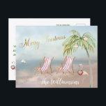 Cartão Postal De Anúncio Budget Beach Flamingo Wreath Natal Único<br><div class="desc">Feliz Natal nesta adorável praia Watercolor — uma cena pacífica e gentil com duas cadeiras de praia — um flamingo amigável com uma bela coroa — Palmeira com alguns ornamentos. Também disponível em diferentes pesos de papel — sua seleção. Qualquer pergunta sobre design, envie um e-mail para charmdesignstudio@rcn.com e ficaremos...</div>