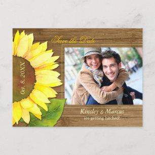 Cartão Postal De Anúncio Casamento de Barnwood Sunflower Salve a Data
