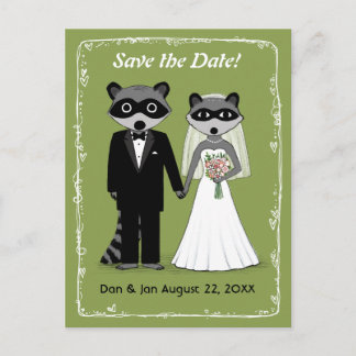 Cartão Postal De Anúncio Casamento de Raccoons Salve a Data Verde