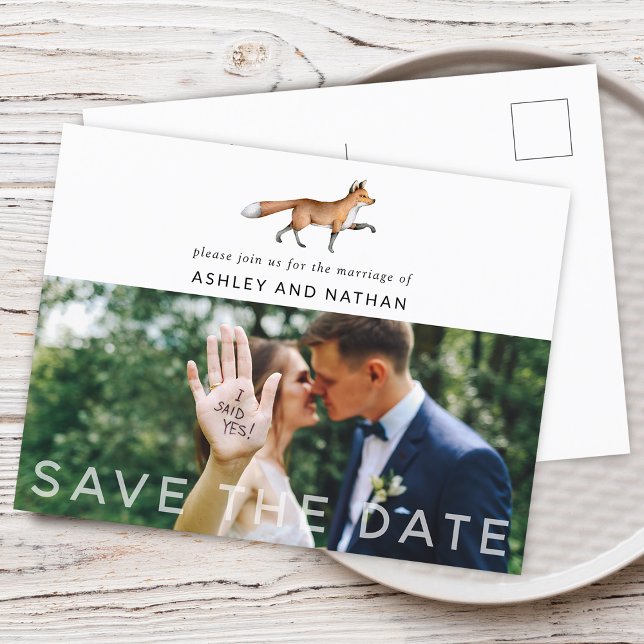 Cartão Postal De Anúncio Casamento de Raposa Florestal Salvar a Data da Fot (Woodland Fox Wedding Save The Date Photo Announcement Postcard)