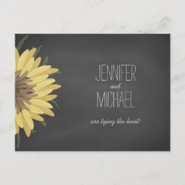 Cartão Postal De Anúncio Casamento Russo de Chalkboard de Sunflower