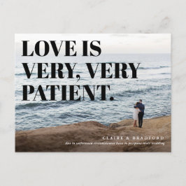 Cartão Postal De Anúncio Casamento tipográfico ousado e atrevido adiado