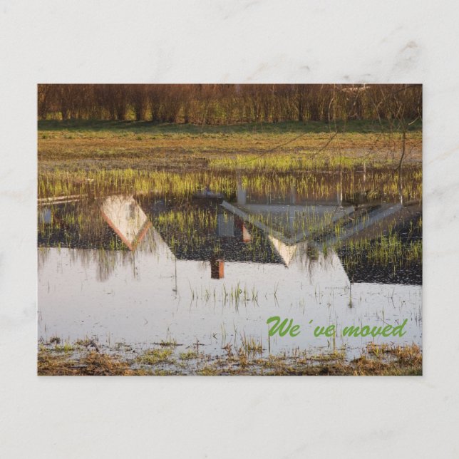 Cartão Postal De Anúncio de cabeça para baixo, nos mudamos (Frente)