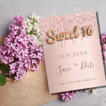 Cartão Postal De Anúncio Doce 16 cor-de-rosa rosa com brilho dourado, guard<br><div class="desc">Uma garota e moda Salve o cartão de data para uma doce festa de aniversário 16, 16. Um fundo metálico cor-de-rosa feminina, rosa dourado falso, decorado com pingos falsos de rosa dourado. Personalizar e adicionar data, nome e texto. Letras rosa escuras de cor dourada. O texto: Salvar a Data é...</div>