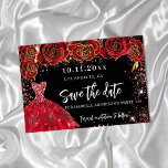 Cartão Postal De Anúncio Doce 16 vestido vermelho preto para salvar a data<br><div class="desc">Uma moça e moda Salvem a data para uma doce festa de aniversário 16, 16. Rosas vermelhas decoradas em fundo preto, brilhos vermelhos e um vestido vermelho. Personalize e adicione uma data e nome/idade. O texto: Salvar a Data é gravado com um script de estilo com letra de tendência grande....</div>