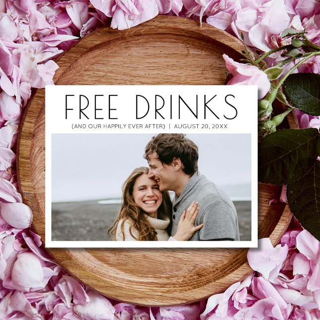 Cartão Postal De Anúncio Engraçado Bebidas Gratuitas Foto Casamento Salvar  (Funny Free Drinks Photo Wedding Save the Date Postcard)